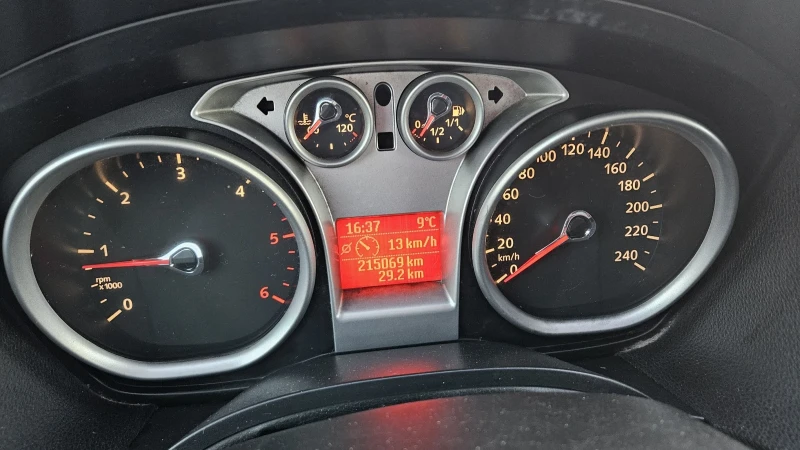 Ford Kuga 2.0 d...4X4..PANORAMA , снимка 15 - Автомобили и джипове - 52806547