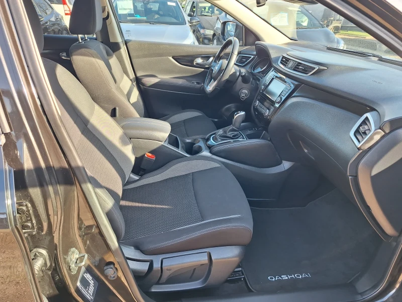Nissan Qashqai 1.5 DCI, снимка 11 - Автомобили и джипове - 52838393