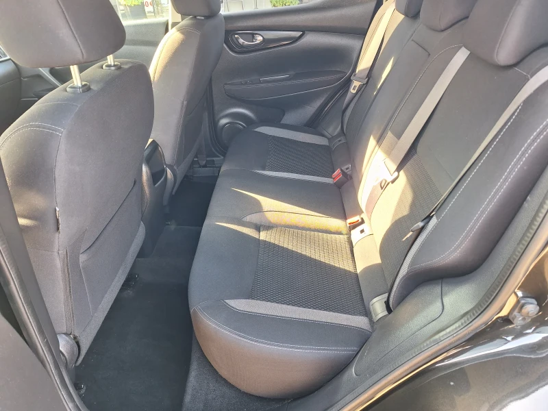 Nissan Qashqai 1.5 DCI, снимка 12 - Автомобили и джипове - 52838393