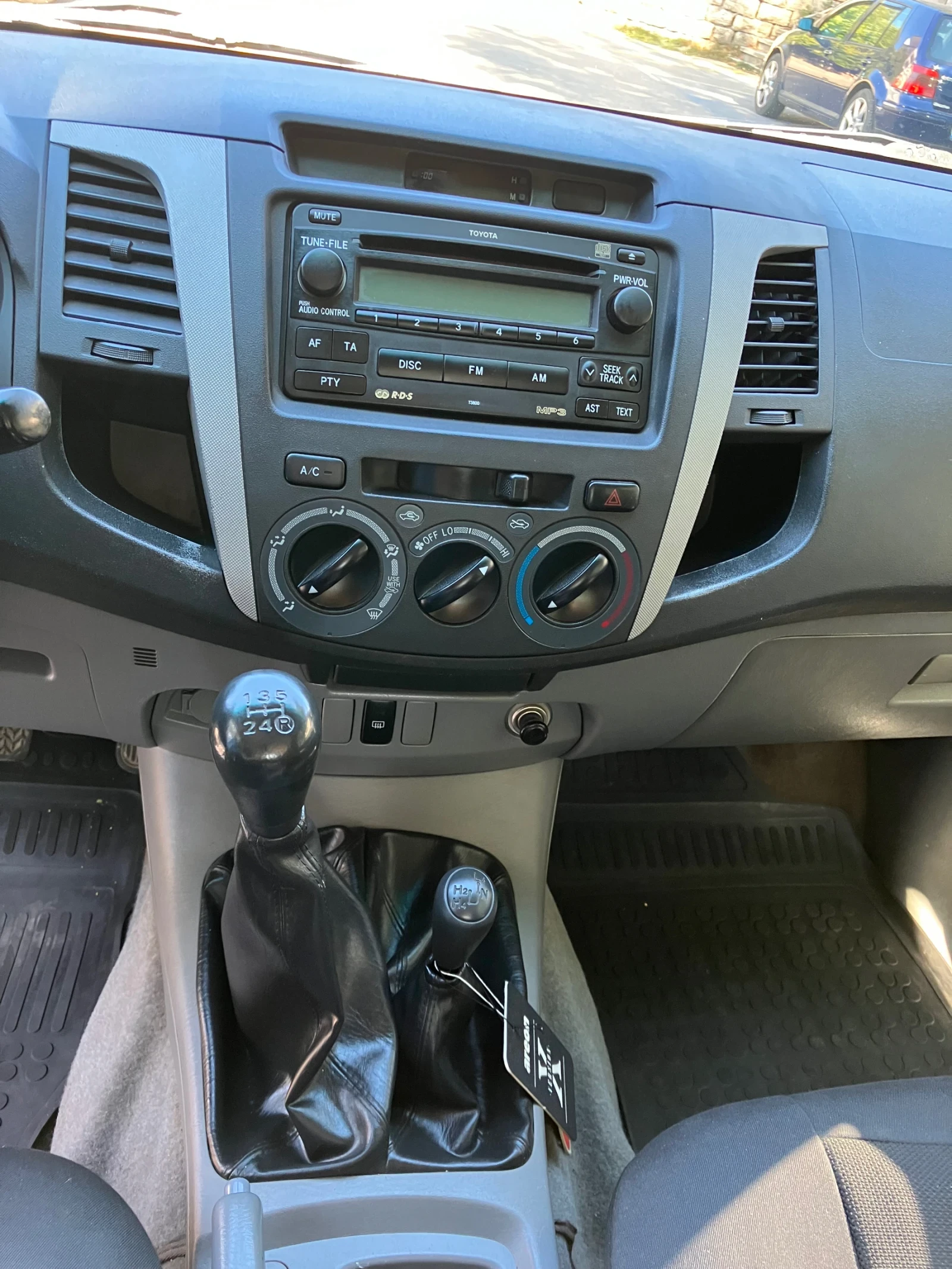 Toyota Hilux  - изображение 5