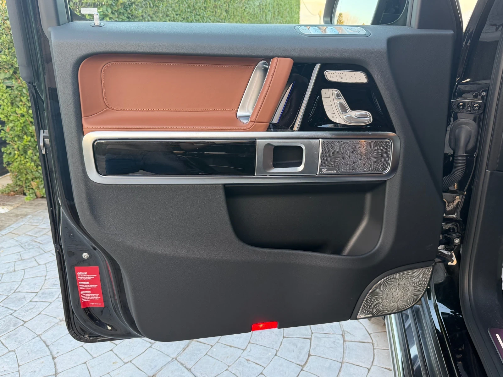 Mercedes-Benz G 63 AMG НОВ * НАЛИЧЕН * ГАРАНЦИЯ * MANUFAKTUR, снимка 6 - Автомобили и джипове - 52065460