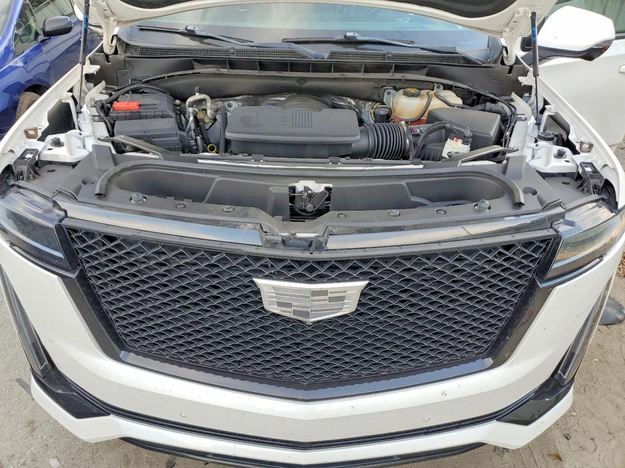 Cadillac Escalade SPORT PLATINUM* AKG АУДИО* МАСАЖИ* ХЛАДИЛНИК* FULL, снимка 12 - Автомобили и джипове - 53686167