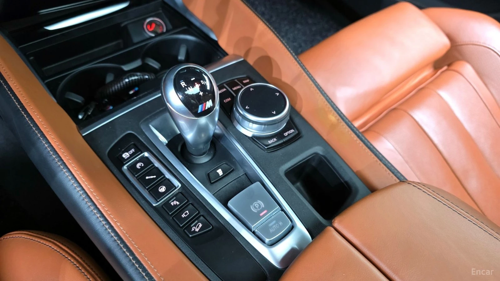 BMW X6 X6M 4.4* HUD* 360* НАВИ* ПАНО* АВТОКРЕДИТ, снимка 7 - Автомобили и джипове - 55620129