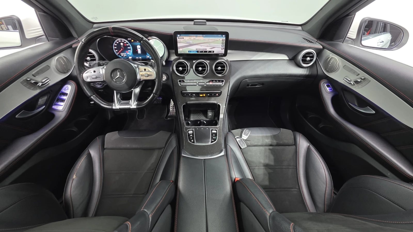 Mercedes-Benz GLC 43 AMG FACELIFT* PANO* HUD* 360* DIS* KEYLESS GO* КРАЙНА , снимка 7 - Автомобили и джипове - 56060576