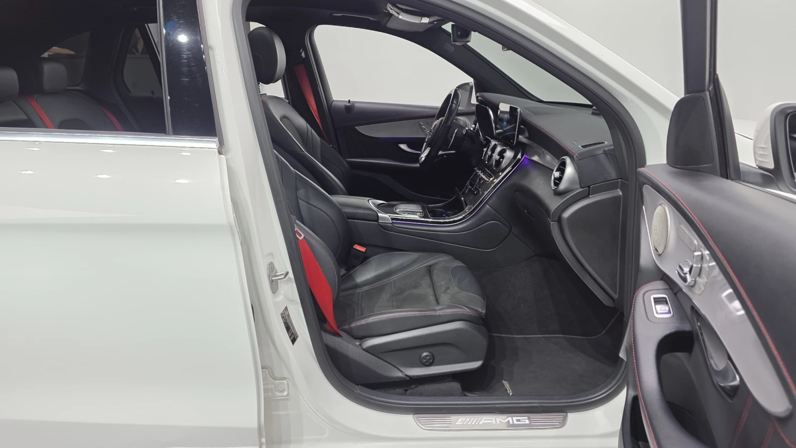 Mercedes-Benz GLC 43 AMG FACELIFT* PANO* HUD* 360* DIS* KEYLESS GO* КРАЙНА , снимка 15 - Автомобили и джипове - 56060576