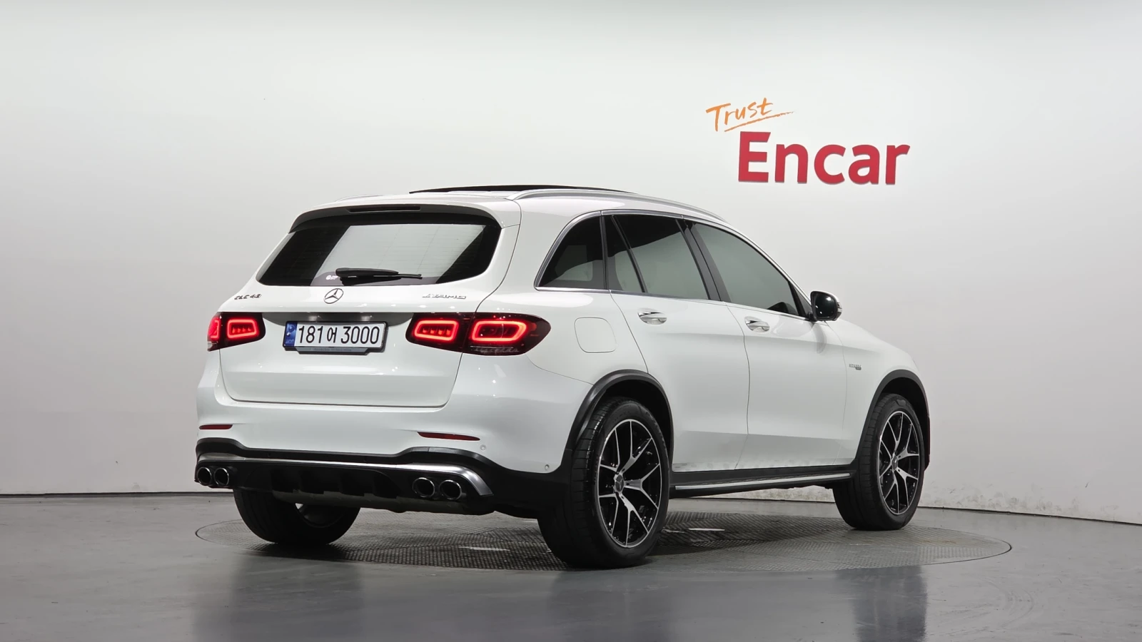 Mercedes-Benz GLC 43 AMG FACELIFT* PANO* HUD* 360* DIS* KEYLESS GO* КРАЙНА , снимка 3 - Автомобили и джипове - 56060576