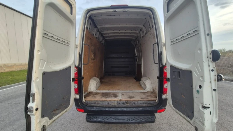 VW Crafter, снимка 14 - Бусове и автобуси - 52147129