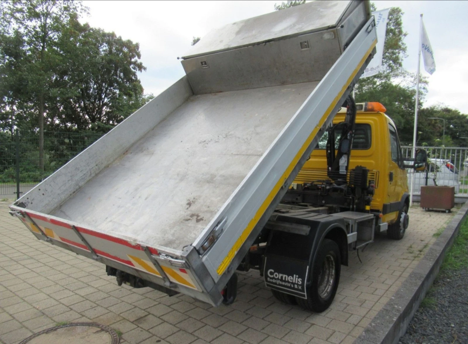 Iveco 60с15 Самосвал с кран HIAB DUO 044 + щипка - изображение 5