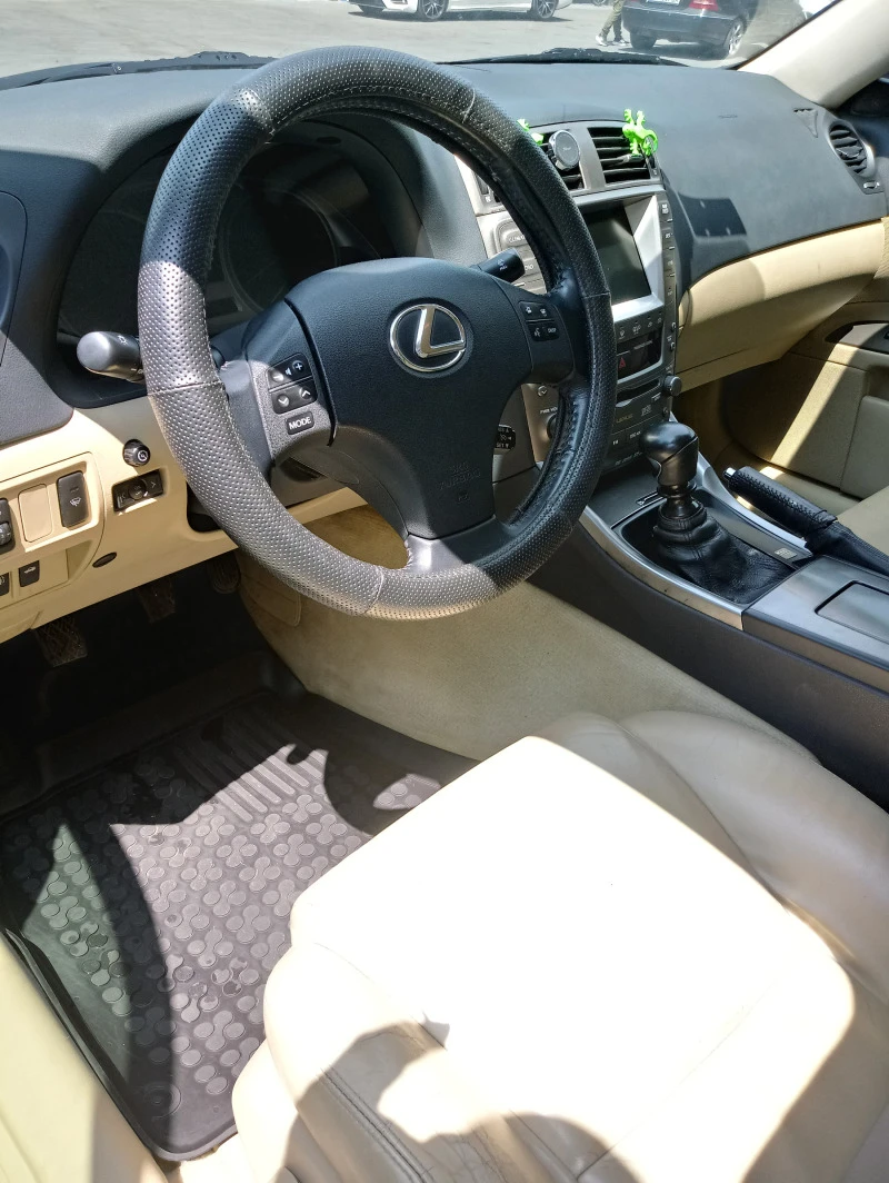 Lexus IS 220d, снимка 8 - Автомобили и джипове - 47549072