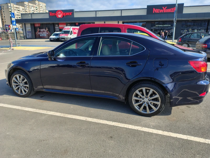 Lexus IS 220d, снимка 4 - Автомобили и джипове - 47549072