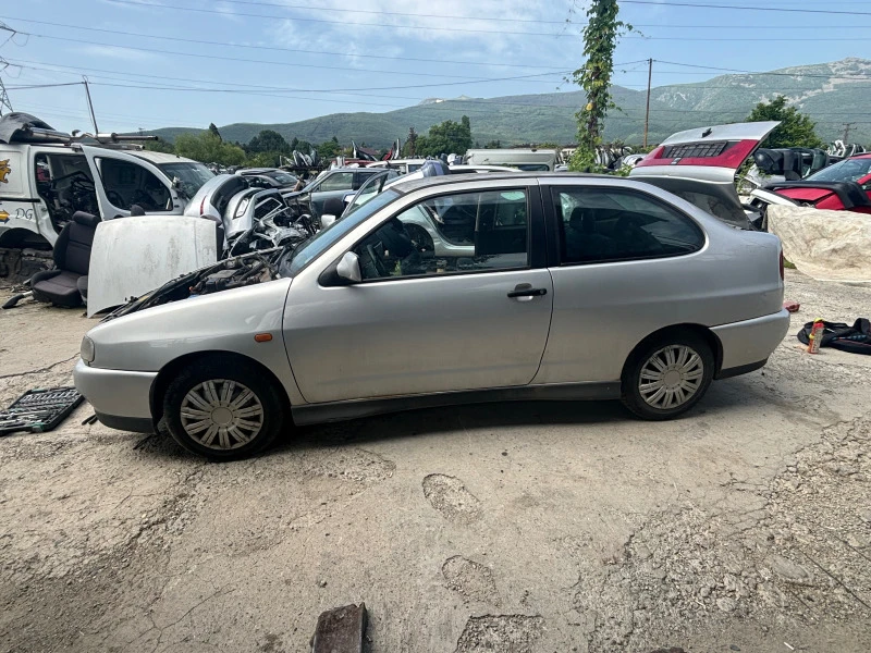 Seat Cordoba 1.6i, снимка 2 - Автомобили и джипове - 46167371