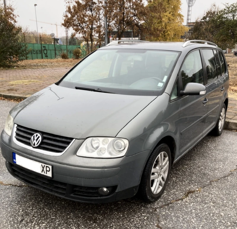 VW Touran TDI, снимка 3 - Автомобили и джипове - 47972272