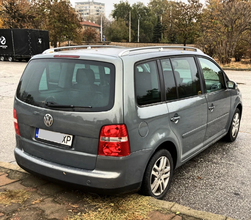 VW Touran TDI, снимка 4 - Автомобили и джипове - 47972272