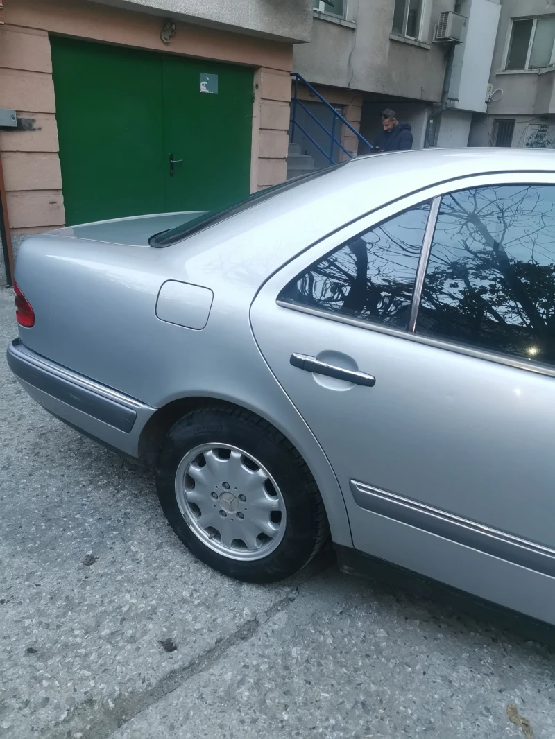 Mercedes-Benz E 250 2, 5TD, снимка 11 - Автомобили и джипове - 47995833