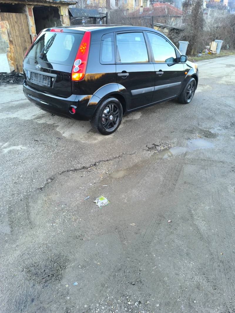 Ford Fiesta 1.3i, снимка 5 - Автомобили и джипове - 48589853