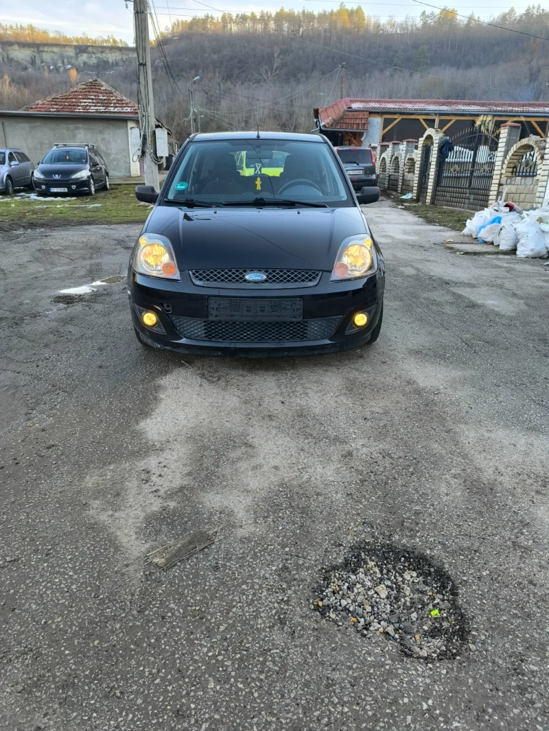 Ford Fiesta 1.3i, снимка 3 - Автомобили и джипове - 48589853