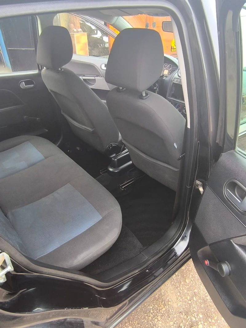 Ford Fiesta 1.3i, снимка 8 - Автомобили и джипове - 48589853