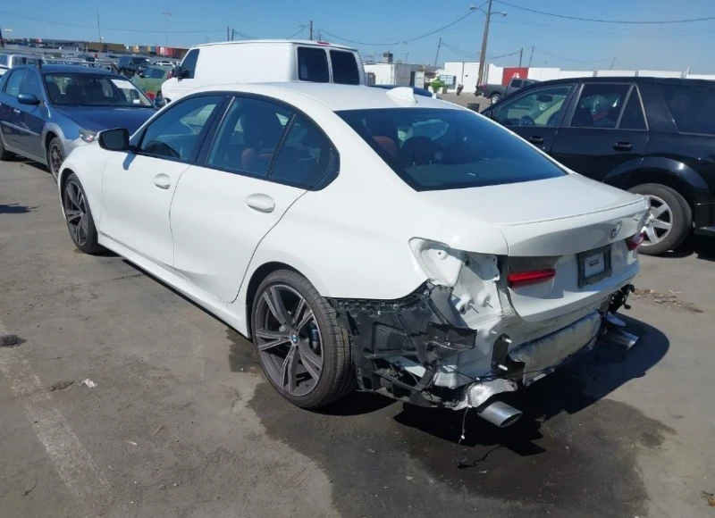 BMW 330, снимка 3 - Автомобили и джипове - 49494224