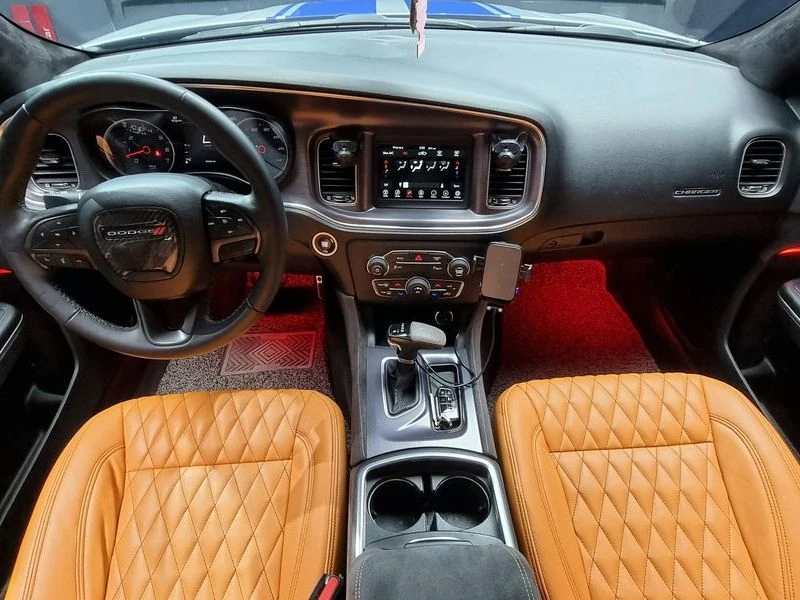 Dodge Charger 3.6 G Automatic, снимка 7 - Автомобили и джипове - 56003384