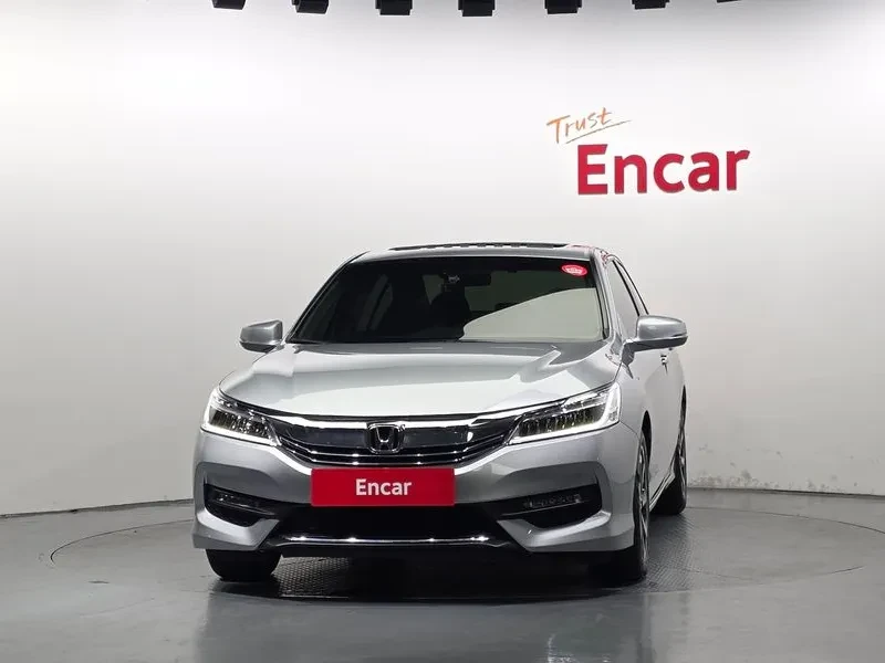 Honda Accord 2.4 9Th Generation, снимка 5 - Автомобили и джипове - 56020731