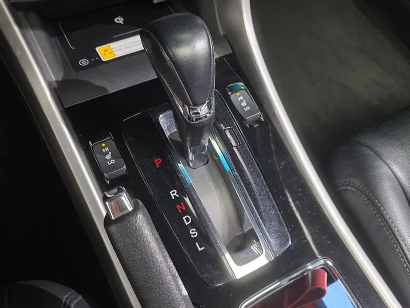 Honda Accord 2.4 9Th Generation, снимка 17 - Автомобили и джипове - 56020731