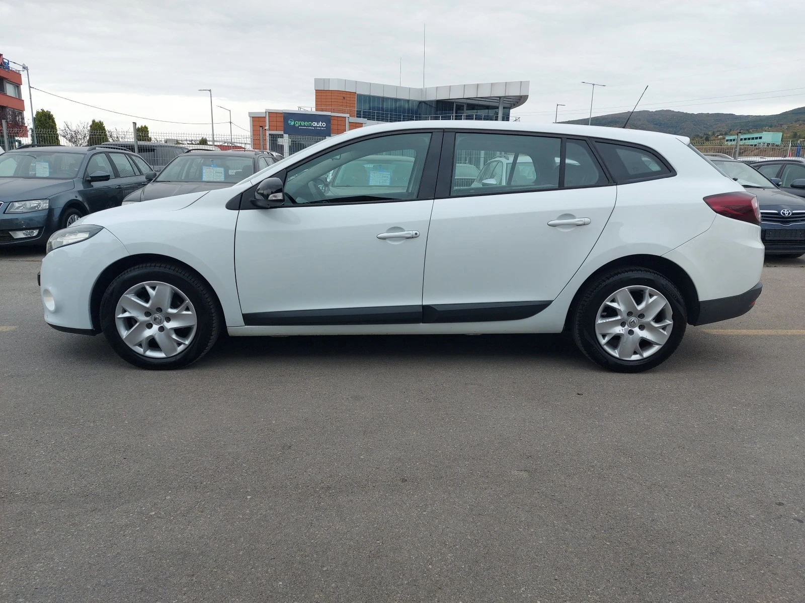 Renault Megane 1.5 dCi, 110 к.с., АВТОМАТИК, 138 500 км.! - изображение 4