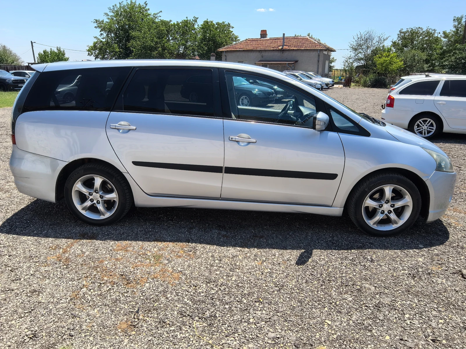 Mitsubishi Grandis 2.4i ГАЗ - изображение 6