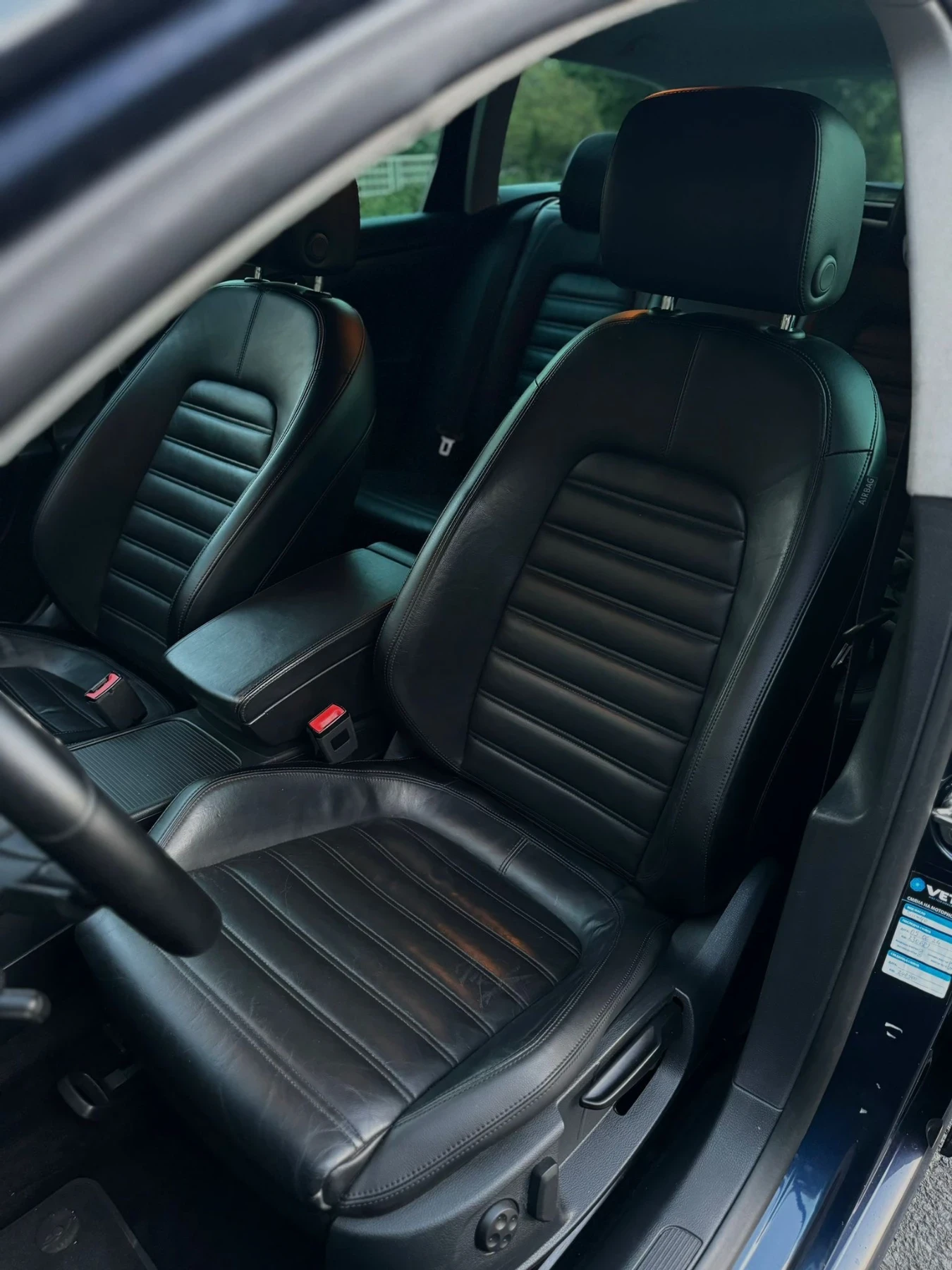 VW Passat R-LINE/DSG/4MOTION/LED, снимка 7 - Автомобили и джипове - 53711715