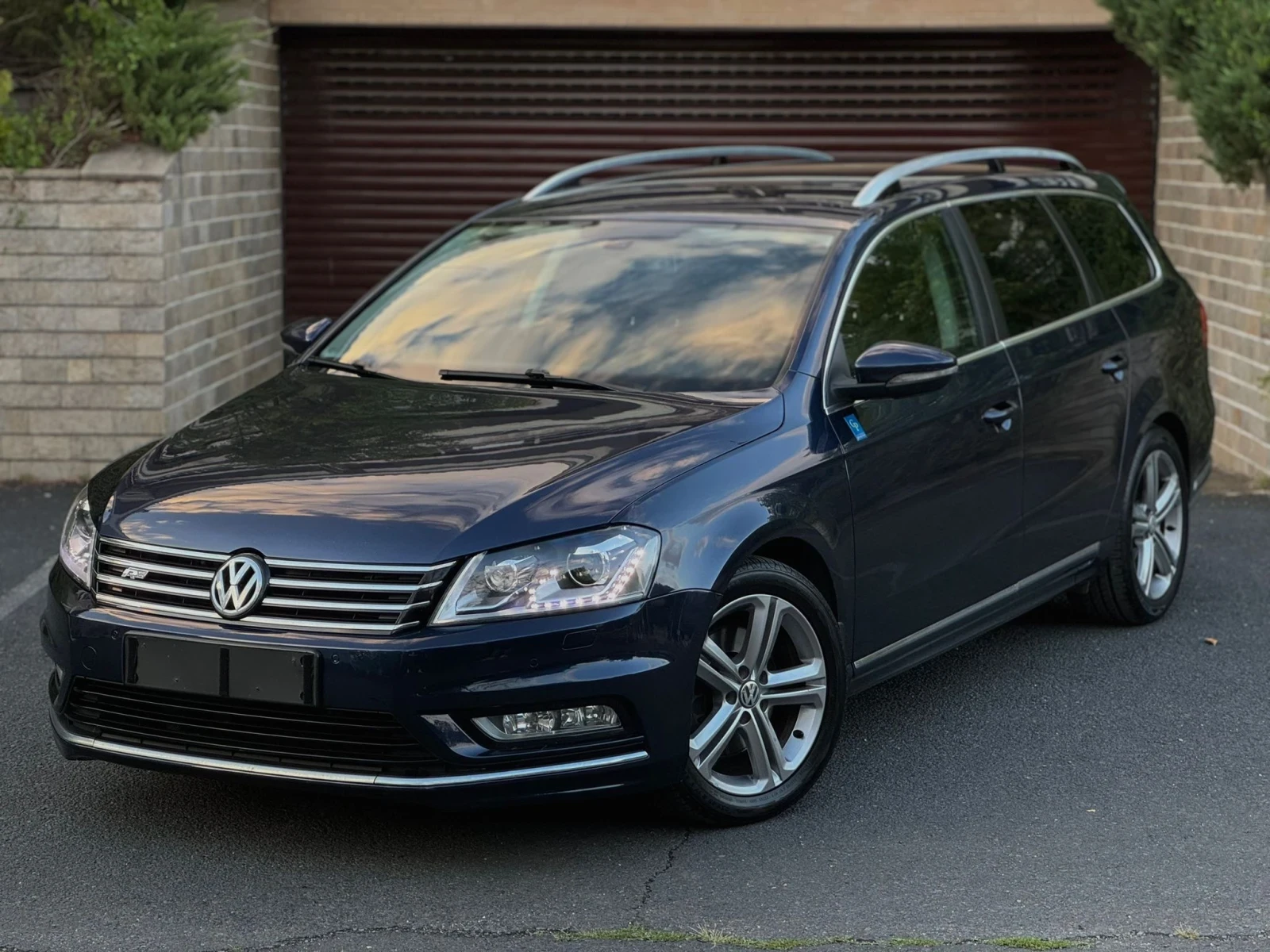 VW Passat R-LINE/DSG/4MOTION/LED