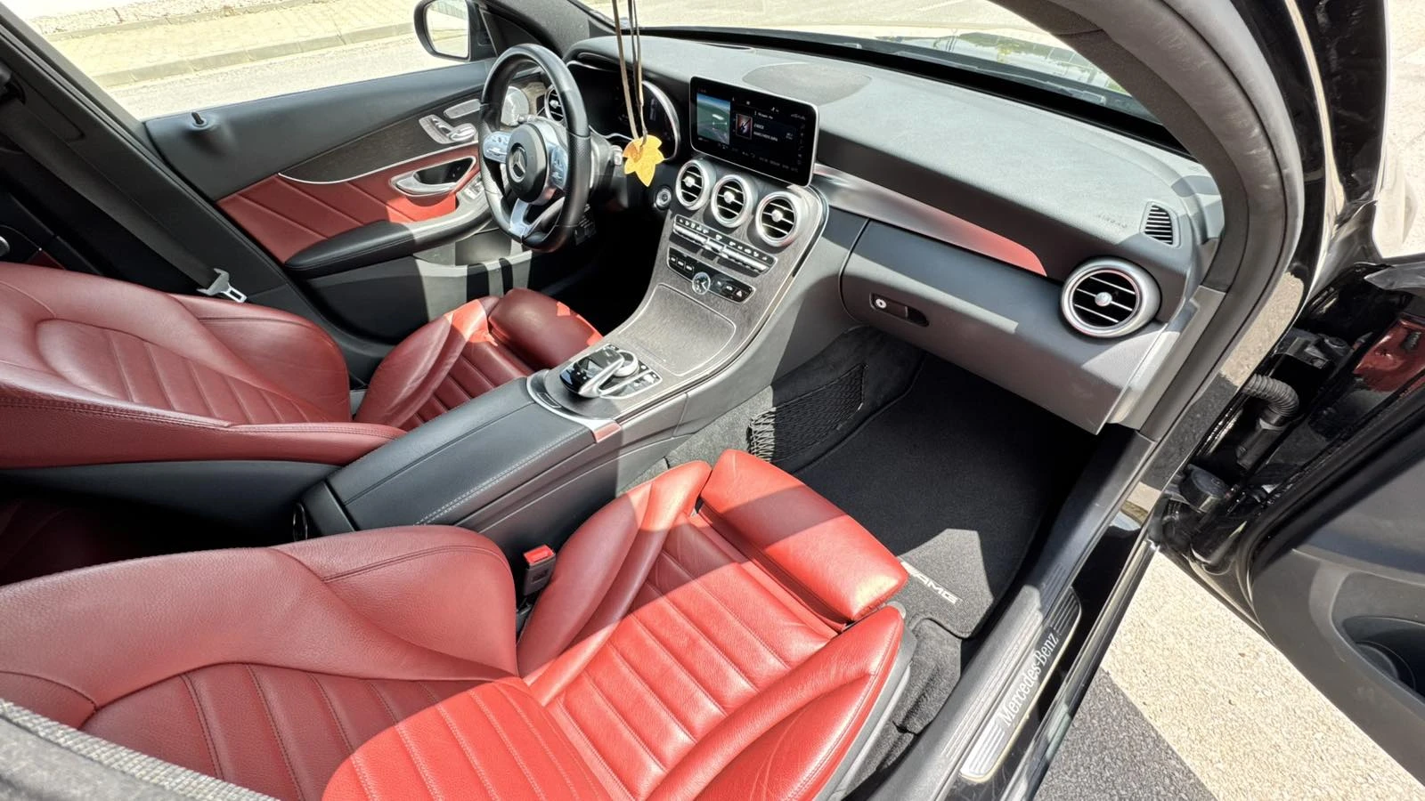 Mercedes-Benz C 220 C220D AMG/DIGITAL/KYLESSGO/DISTRONIC+ /LEATHER/FUL, снимка 10 - Автомобили и джипове - 53890985