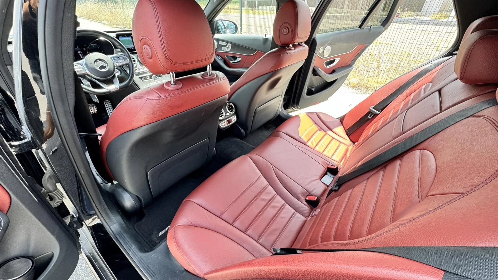 Mercedes-Benz C 220 C220D AMG/DIGITAL/KYLESSGO/DISTRONIC+ /LEATHER/FUL, снимка 11 - Автомобили и джипове - 53890985