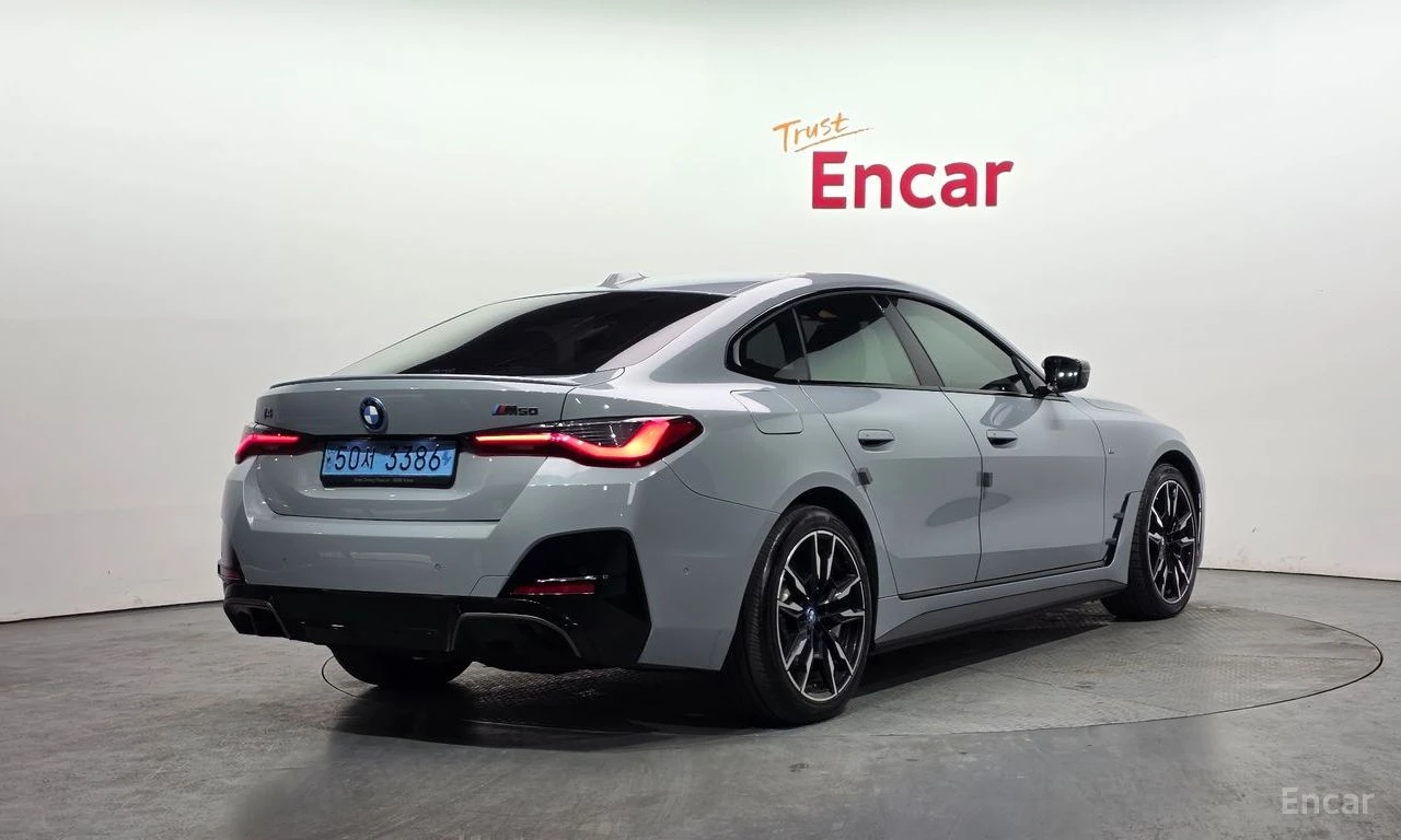 BMW i4 M50* ЛАЗЕР* ПАНО* ПОДГРЕВ* ОБДУХВАНЕ* 360КАМ* , снимка 2 - Автомобили и джипове - 54424625