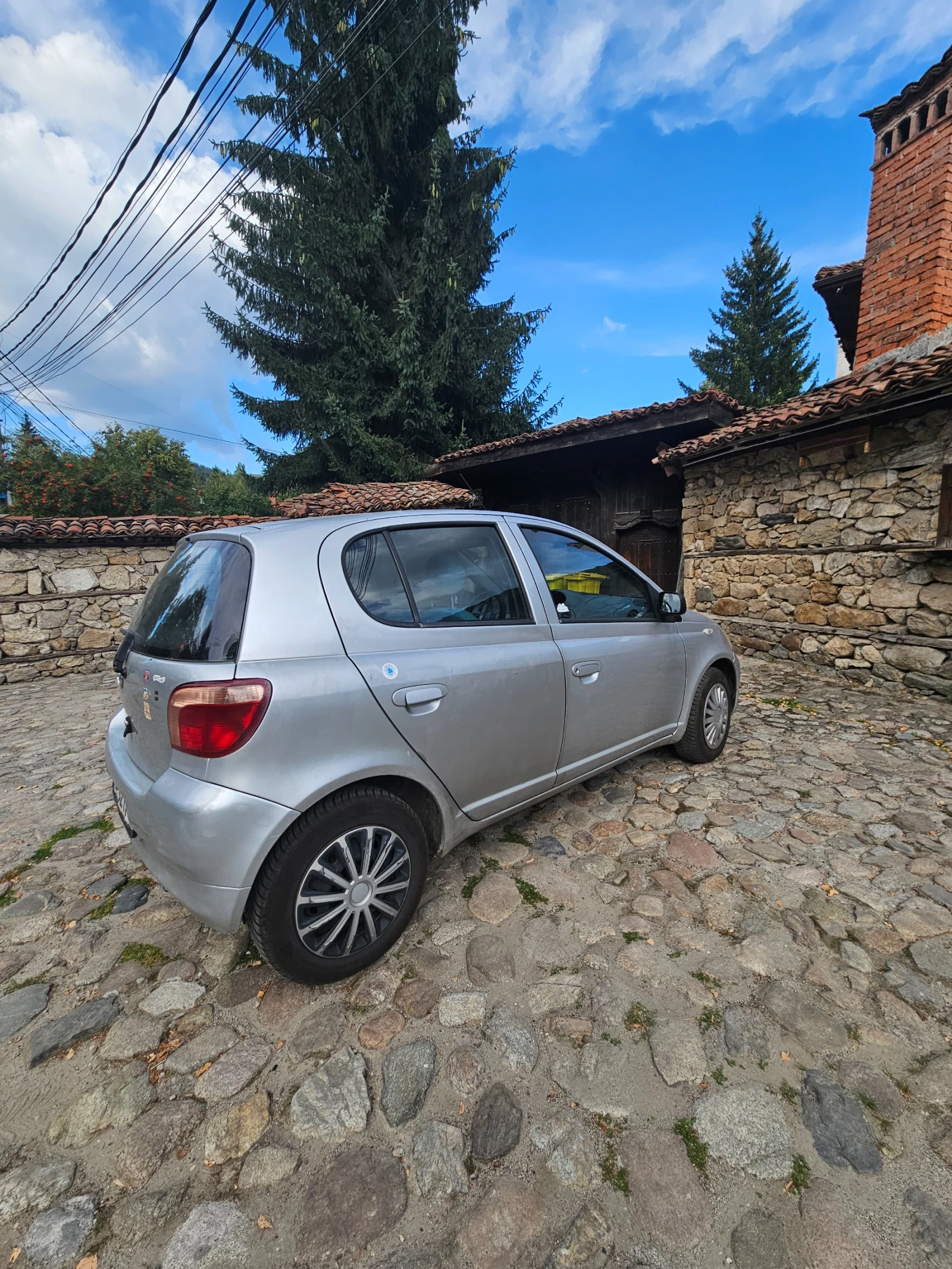 Toyota Yaris 1.3, снимка 7 - Автомобили и джипове - 54573097