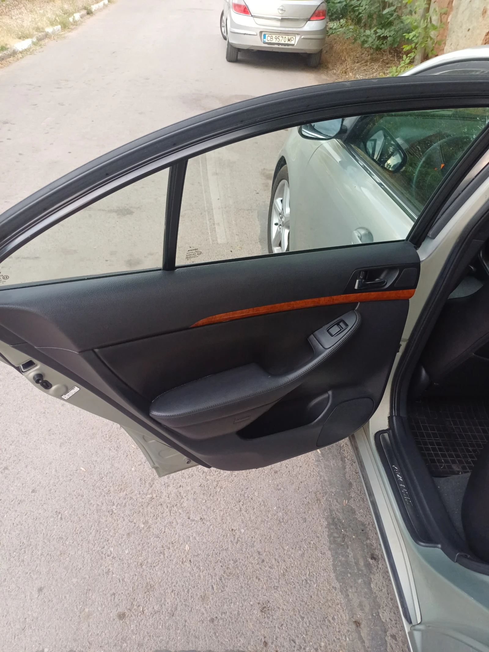 Toyota Avensis, снимка 17 - Автомобили и джипове - 54670552