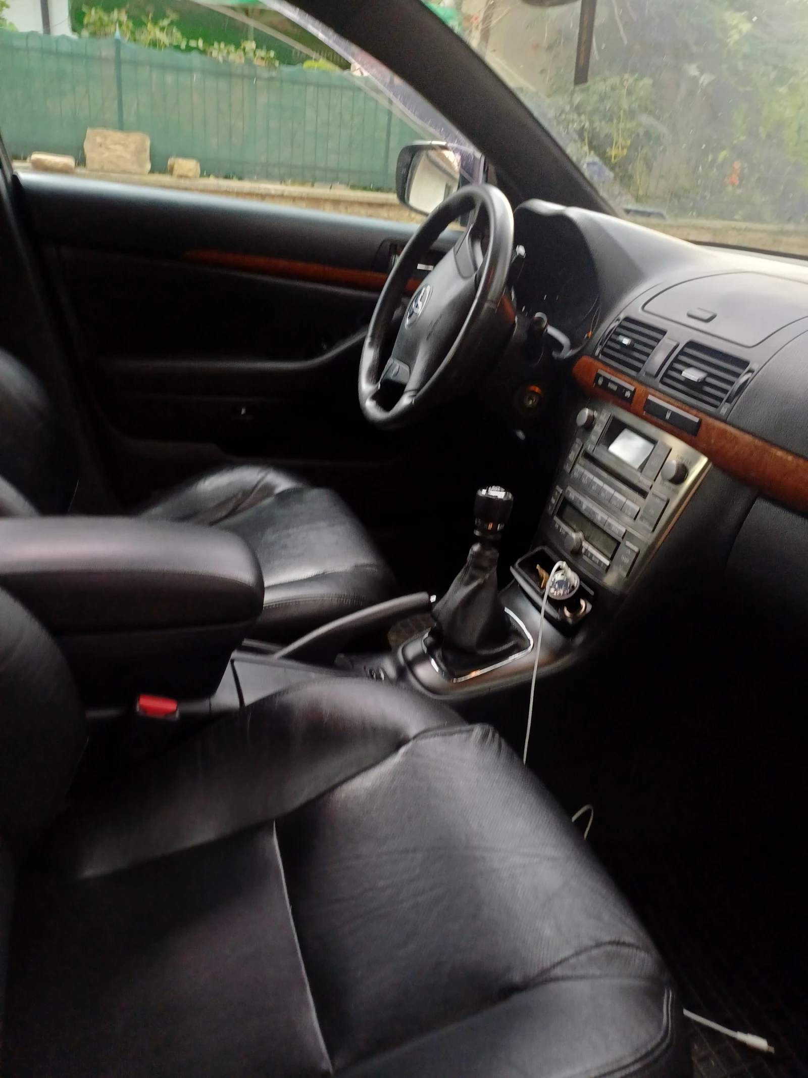 Toyota Avensis, снимка 13 - Автомобили и джипове - 54670552