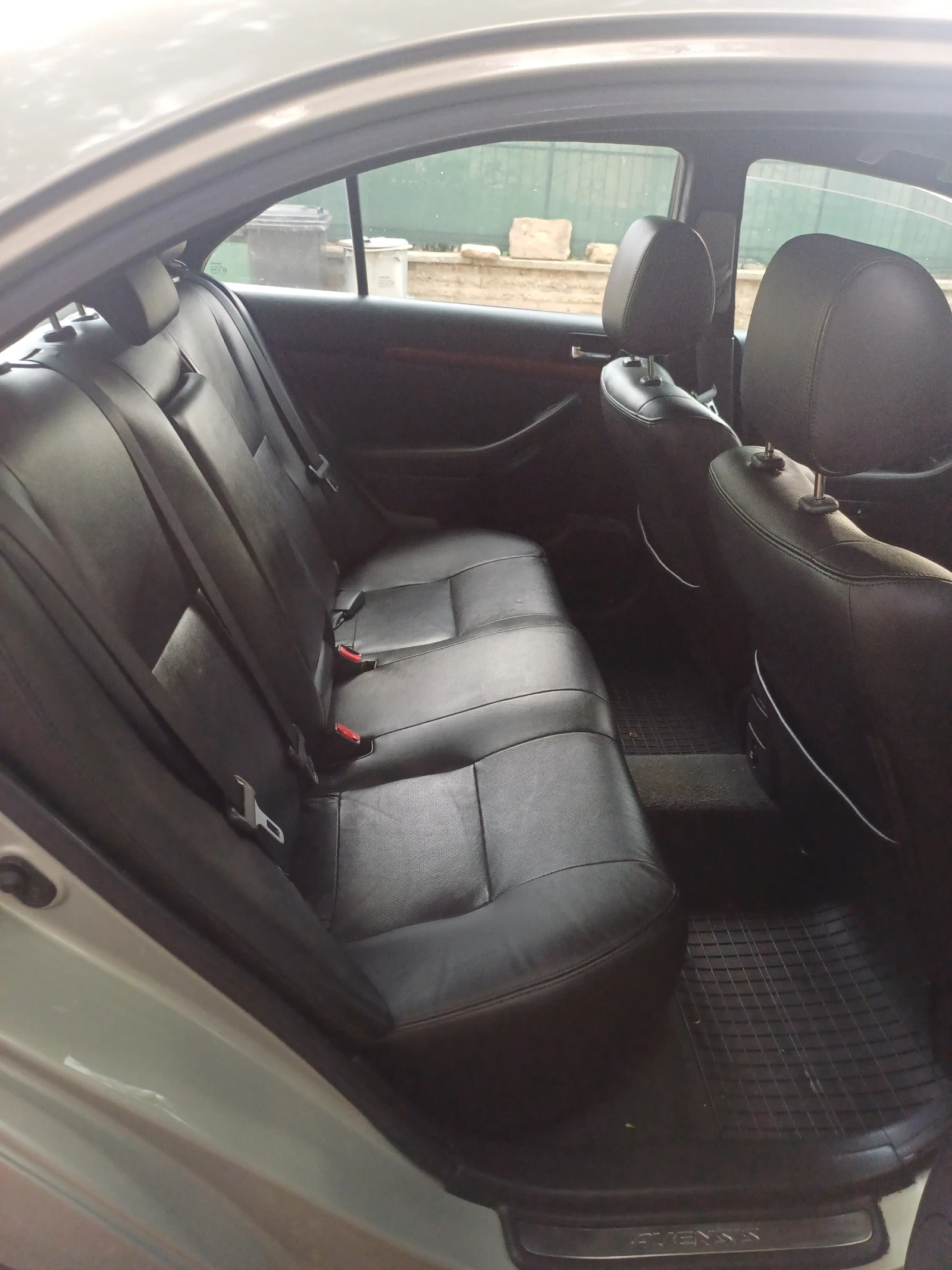 Toyota Avensis, снимка 11 - Автомобили и джипове - 54670552