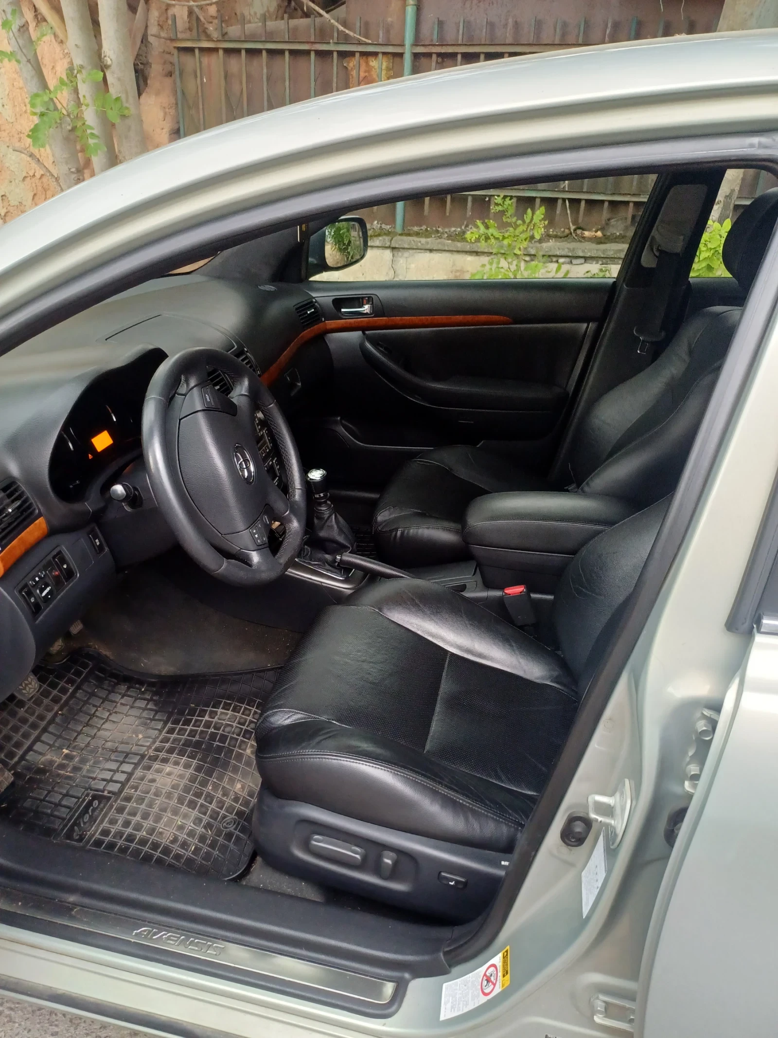 Toyota Avensis, снимка 15 - Автомобили и джипове - 54670552