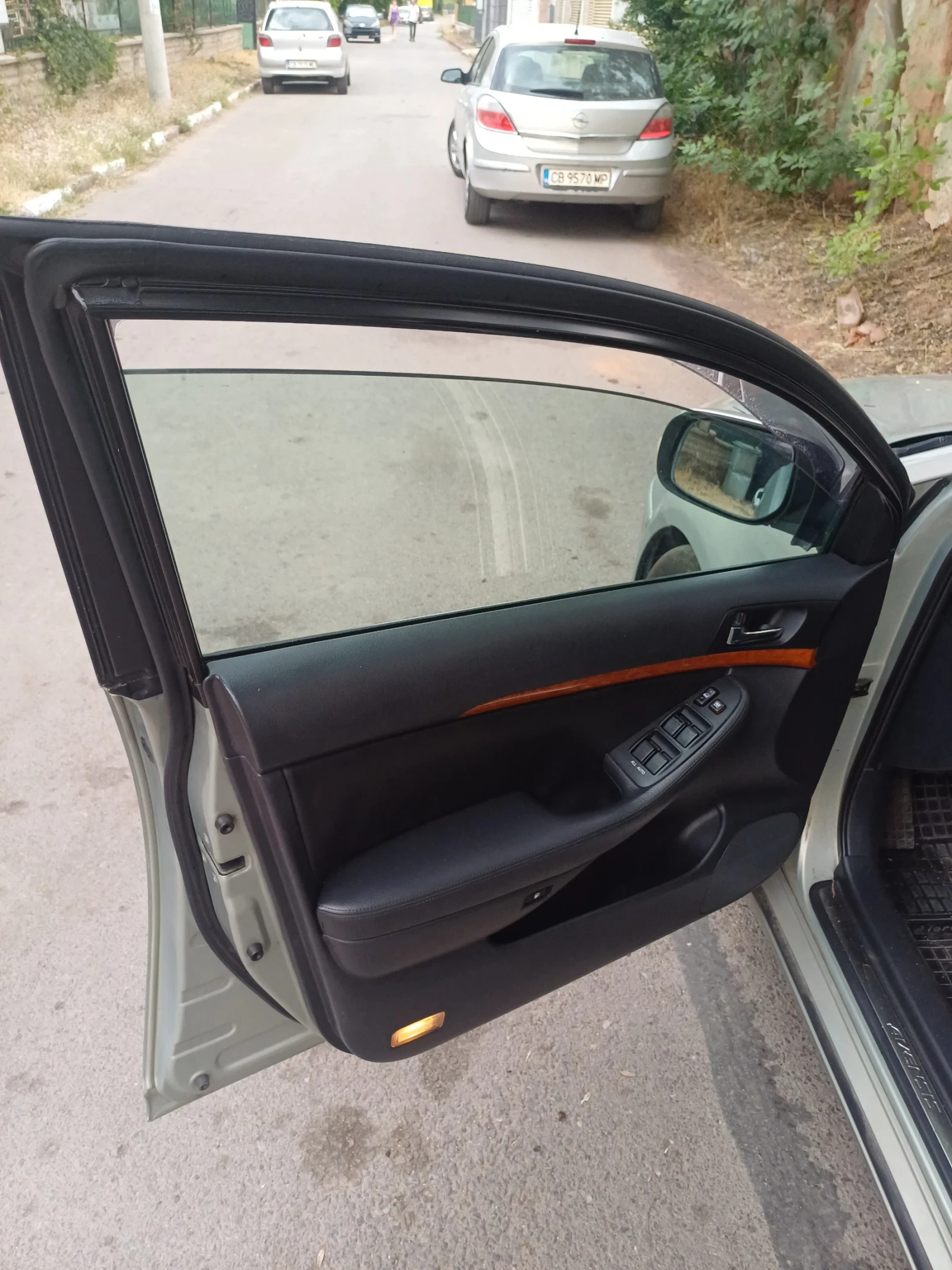 Toyota Avensis, снимка 9 - Автомобили и джипове - 54670552