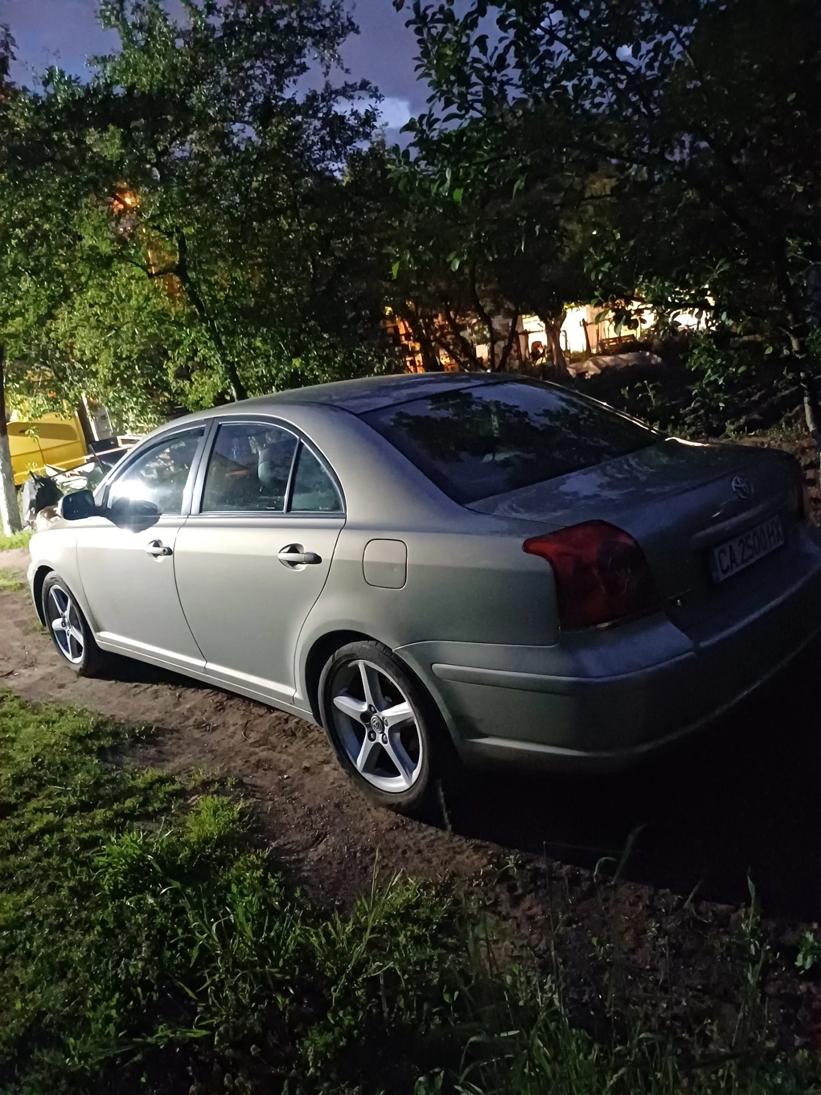Toyota Avensis, снимка 3 - Автомобили и джипове - 54670552