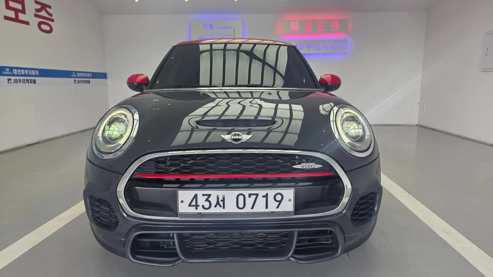 Mini Cooper s B48 JCW * HUD * ПОДГРЕВ * ПАНОРАМА, снимка 2 - Автомобили и джипове - 55395380