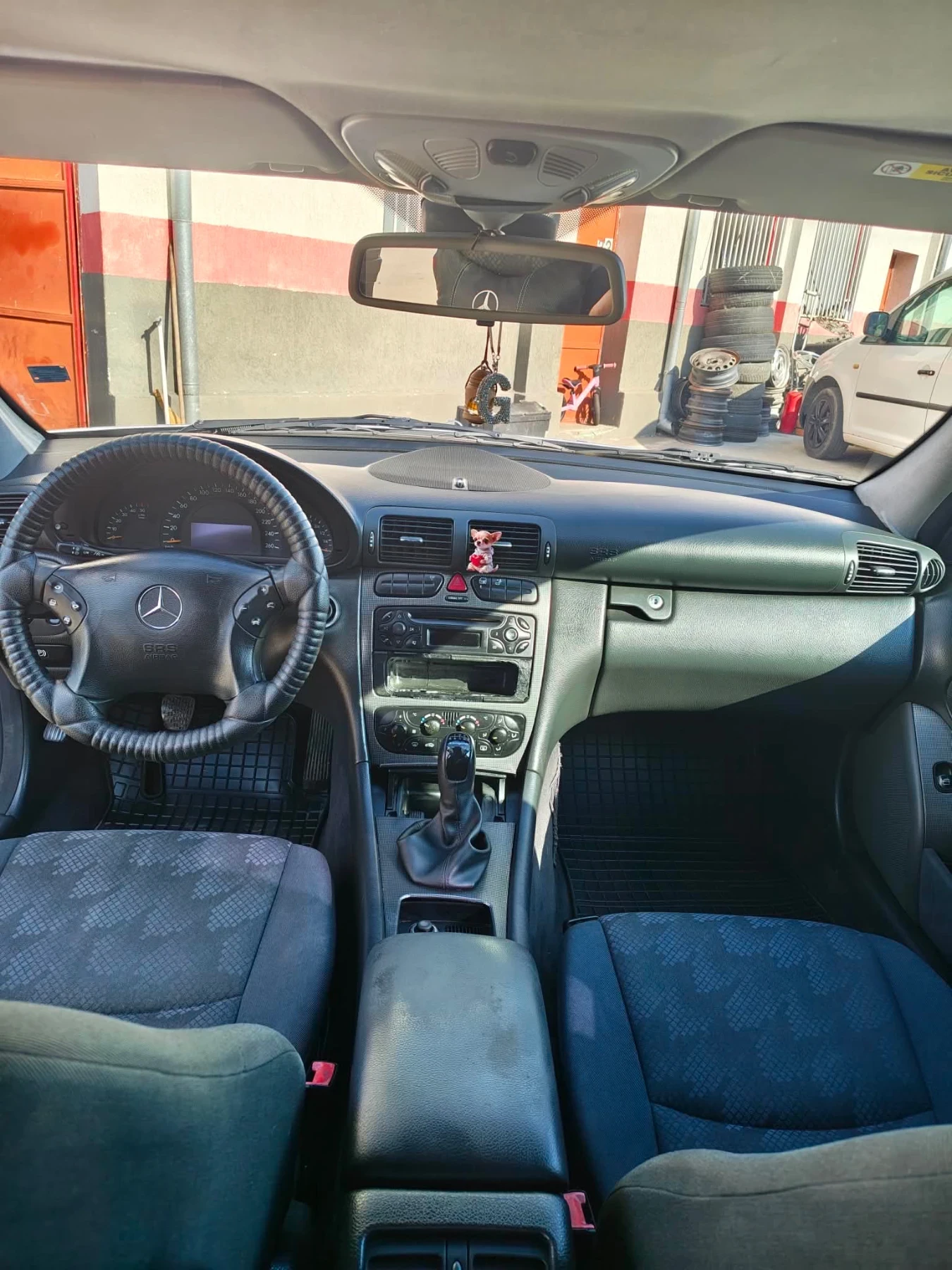 Mercedes-Benz C 270 Avangarde, снимка 7 - Автомобили и джипове - 55799461