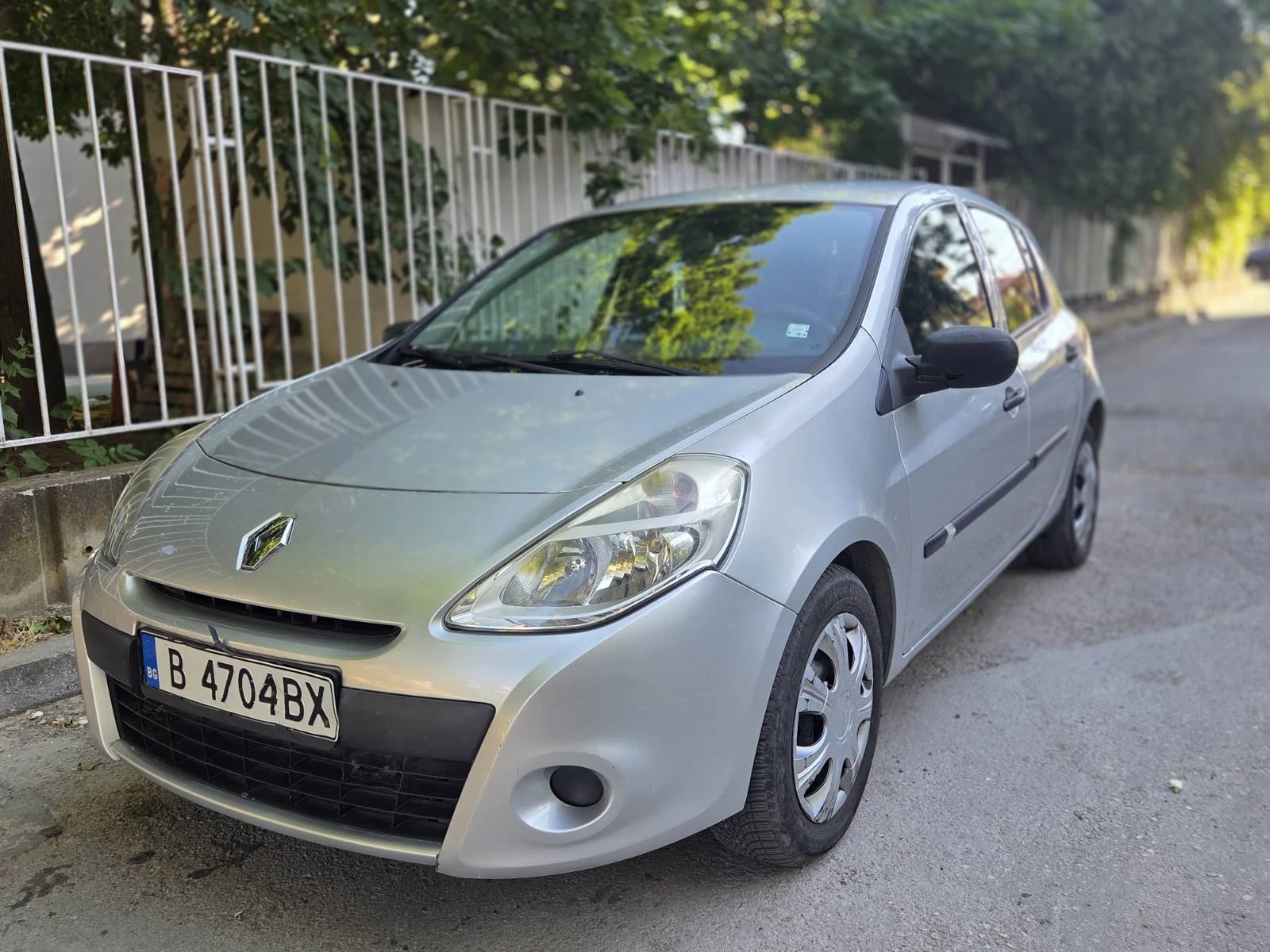 Renault Clio, снимка 2 - Автомобили и джипове - 55898336