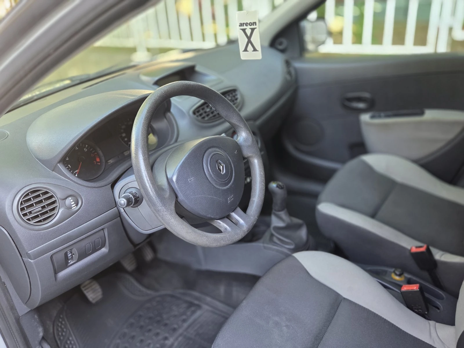 Renault Clio, снимка 8 - Автомобили и джипове - 55898336