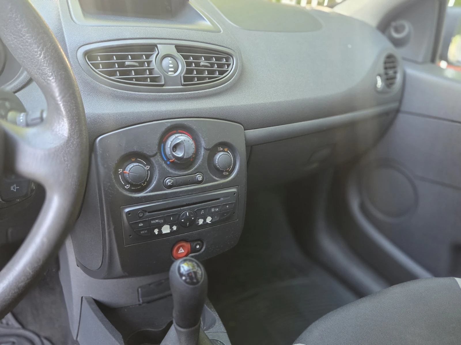 Renault Clio, снимка 10 - Автомобили и джипове - 55898336