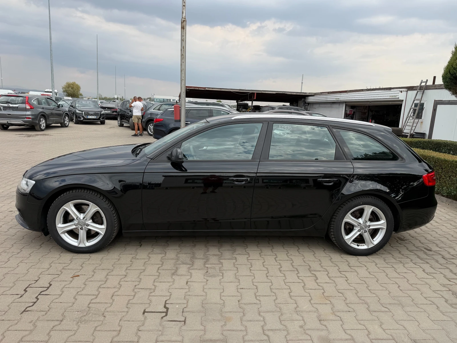 Audi A4 2.0TDI QUATTRO AVTOMAT/NAVI/KAMERA EURO 5, снимка 9 - Автомобили и джипове - 56165940