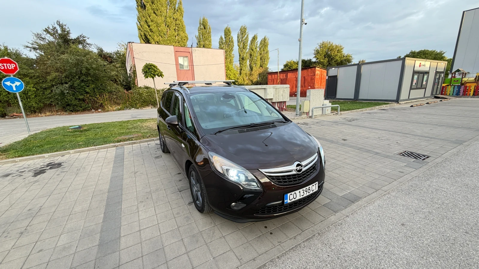 Opel Zafira 2.0 diesel Tourer, снимка 8 - Автомобили и джипове - 56274022