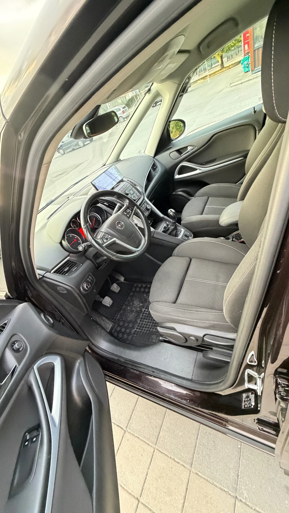 Opel Zafira 2.0 diesel Tourer, снимка 13 - Автомобили и джипове - 56274022