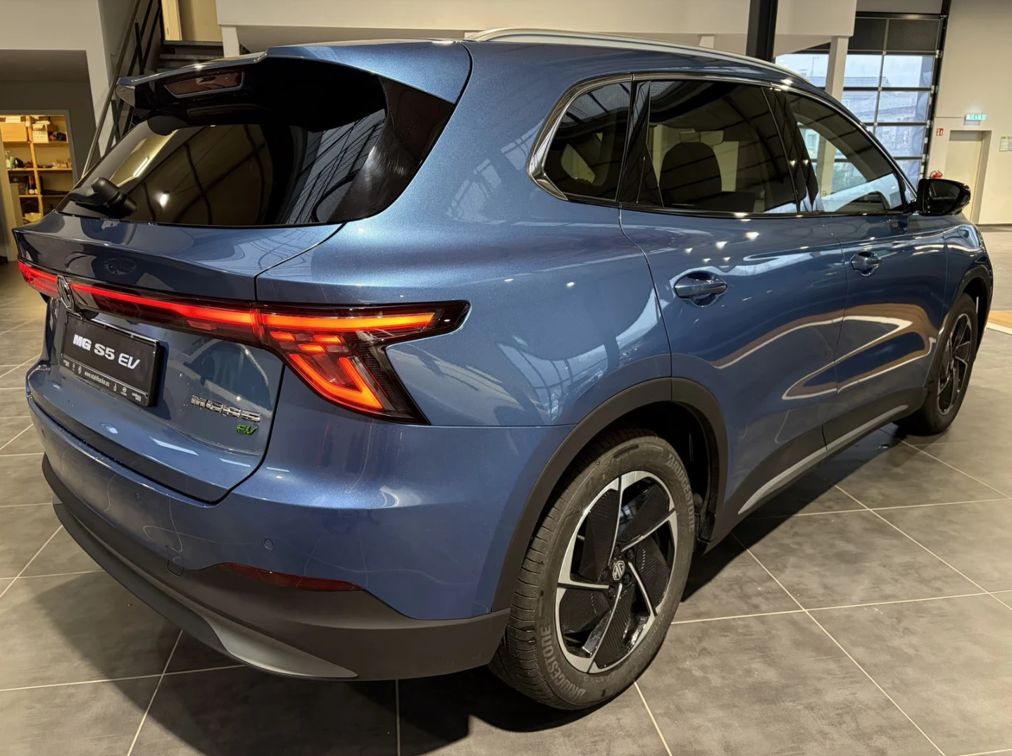 Mg S5 Luxury Long Range, снимка 3 - Автомобили и джипове - 56289416