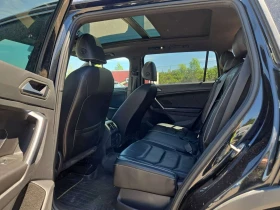 VW Tiguan * Highline * ПОДГРЕВИ * ПАНО * KEYLESS * CARFAX , снимка 17