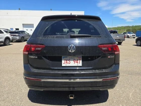 VW Tiguan * Highline * ПОДГРЕВИ * ПАНО * KEYLESS * CARFAX , снимка 4